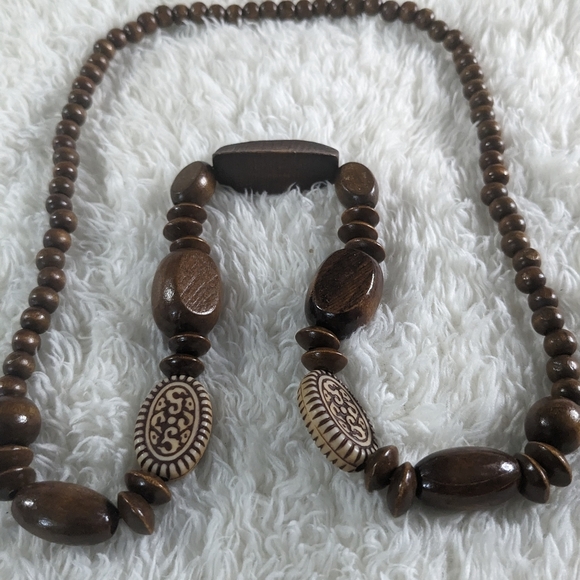 Jewelry Set.  Wooden, Beaded Necklace and Earrings. Brown. NWOT. - Picture 3 of 9